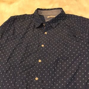 collared short sleeve shirt